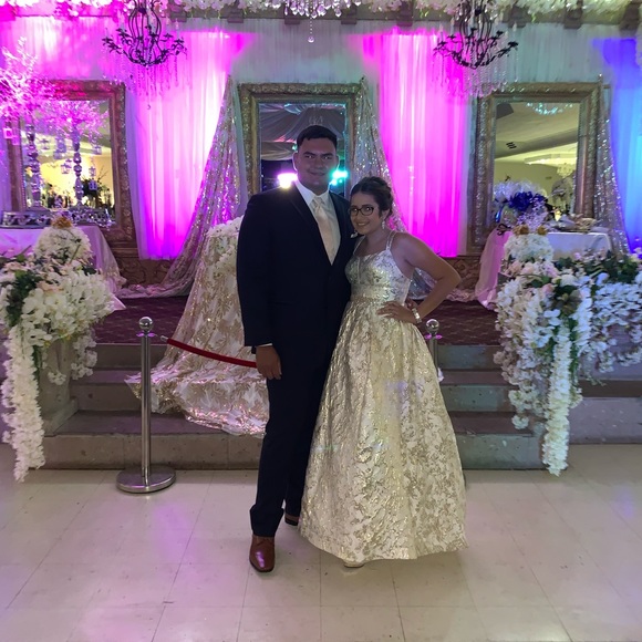 Prom dress - Picture 2 of 5